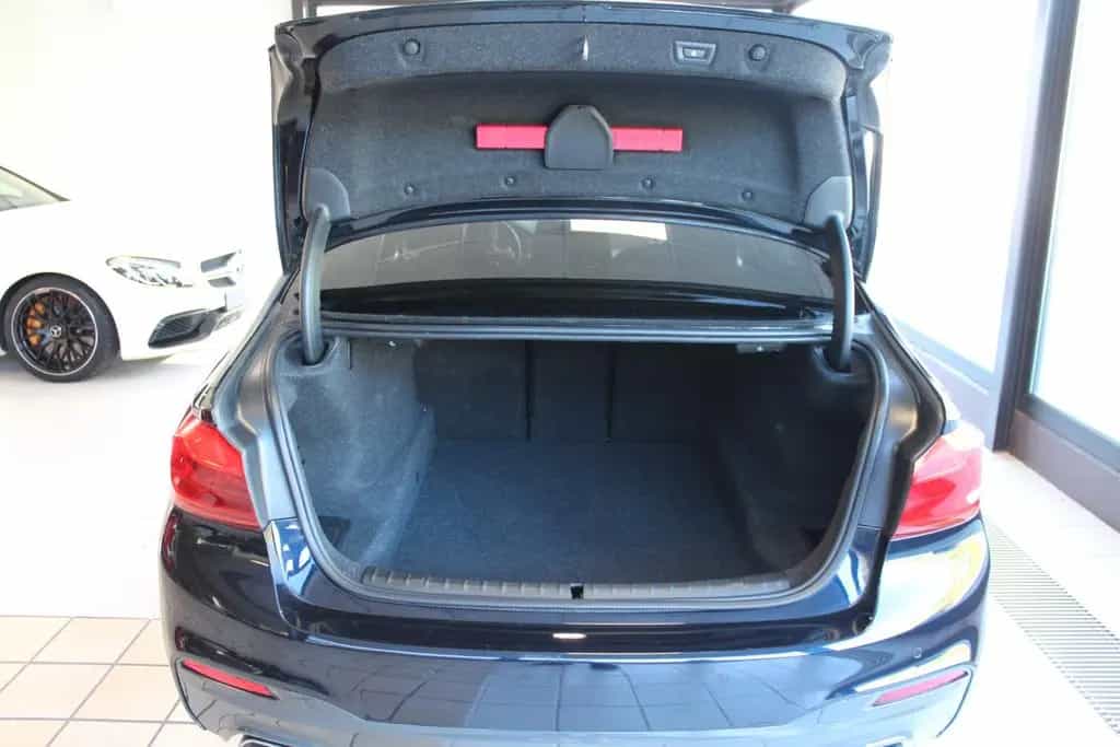 BMW 520 d M Sport Standheizung Hifi Keyless 360 10/2018-photo-31