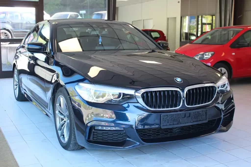 BMW 520 d M Sport Standheizung Hifi Keyless 360 10/2018-photo-4