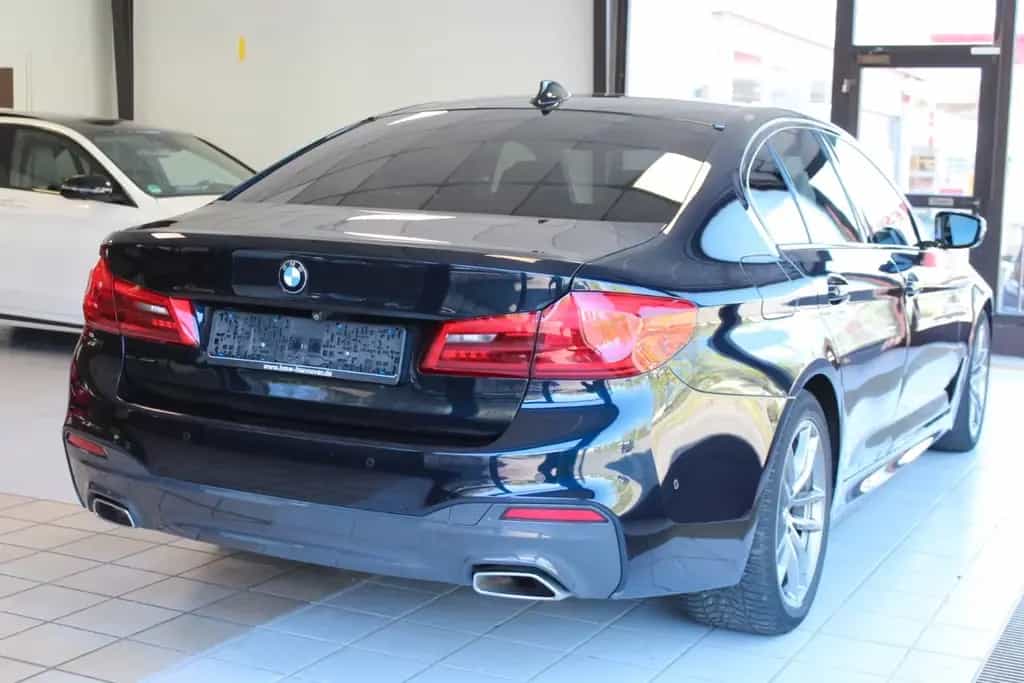 BMW 520 d M Sport Standheizung Hifi Keyless 360 10/2018-photo-5
