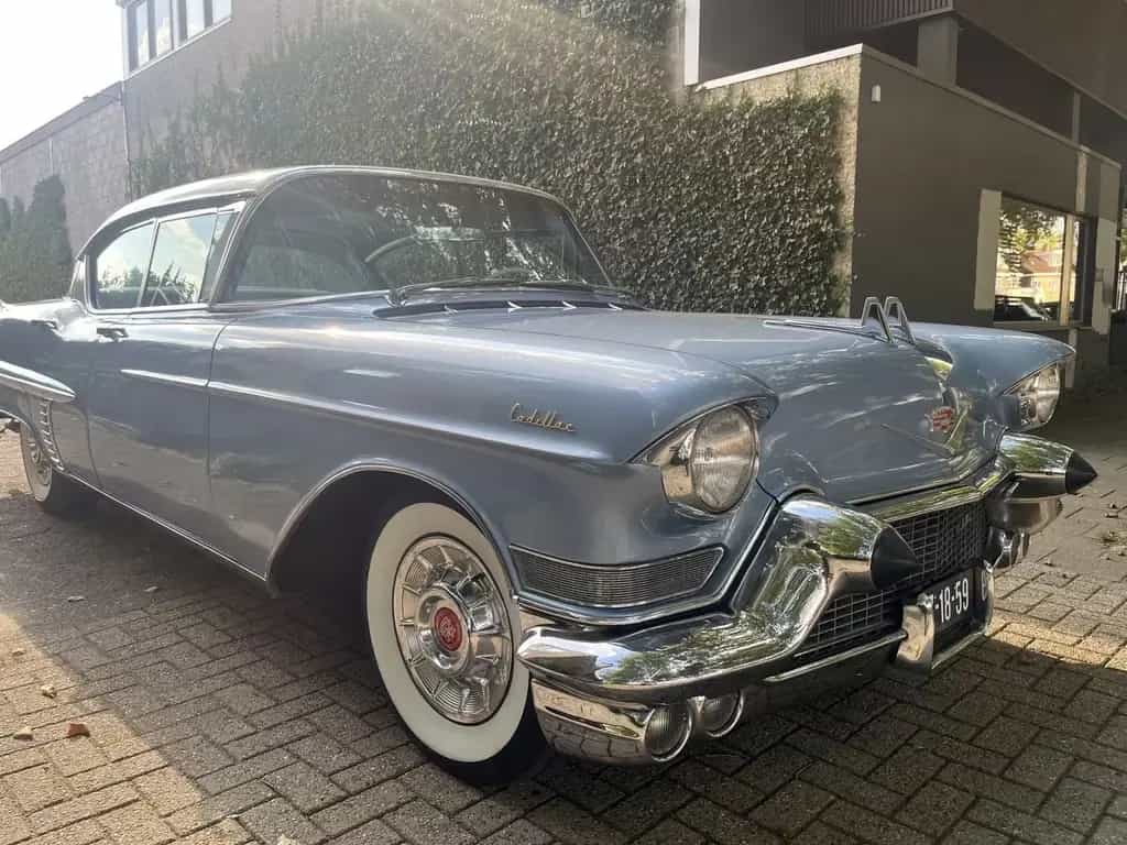Cadillac Series 62 Sedan de Ville Hardtop 02/1957-photo-2