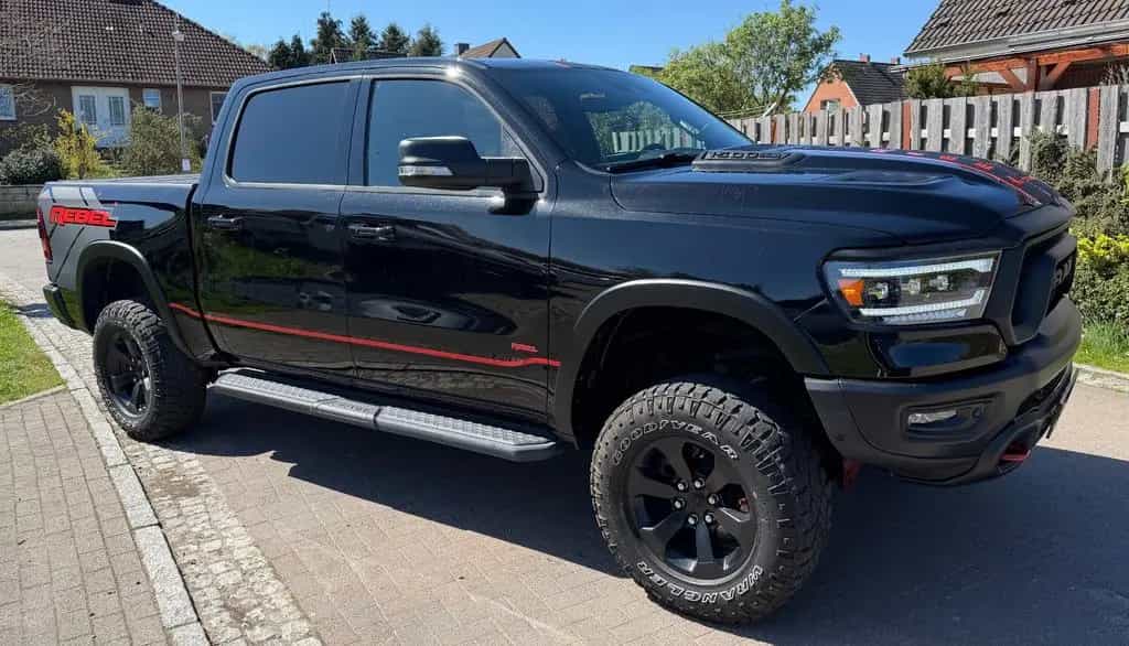 Dodge RAM REBEL 5,7 HEMI 4x4 BODY LIFT 05/2021-photo-3