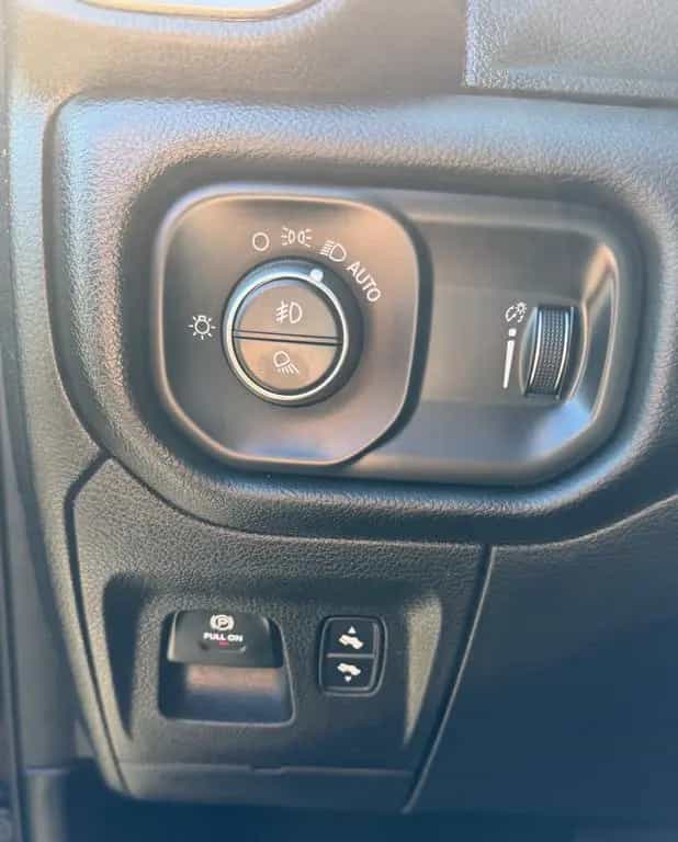 Dodge RAM REBEL 5,7 HEMI 4x4 BODY LIFT 05/2021-photo-38