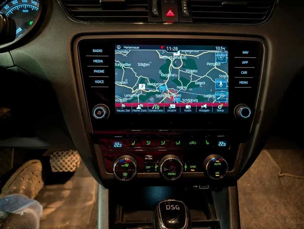 Skoda Octavia 2.0TDI, Kombi, wenig Km, Top... 02/2018-photo-13