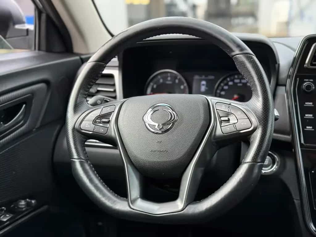 Ssangyong Tivoli 1.2 T-GDi Lenkradhz.* Navi* Kamera* Leder 05/2022-photo-28