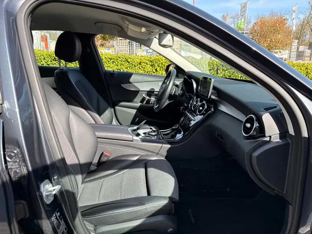 Mercedes-Benz C 180 CGI Avantgarde* Multibeam LED* Ambiente* 06/2016-photo-21
