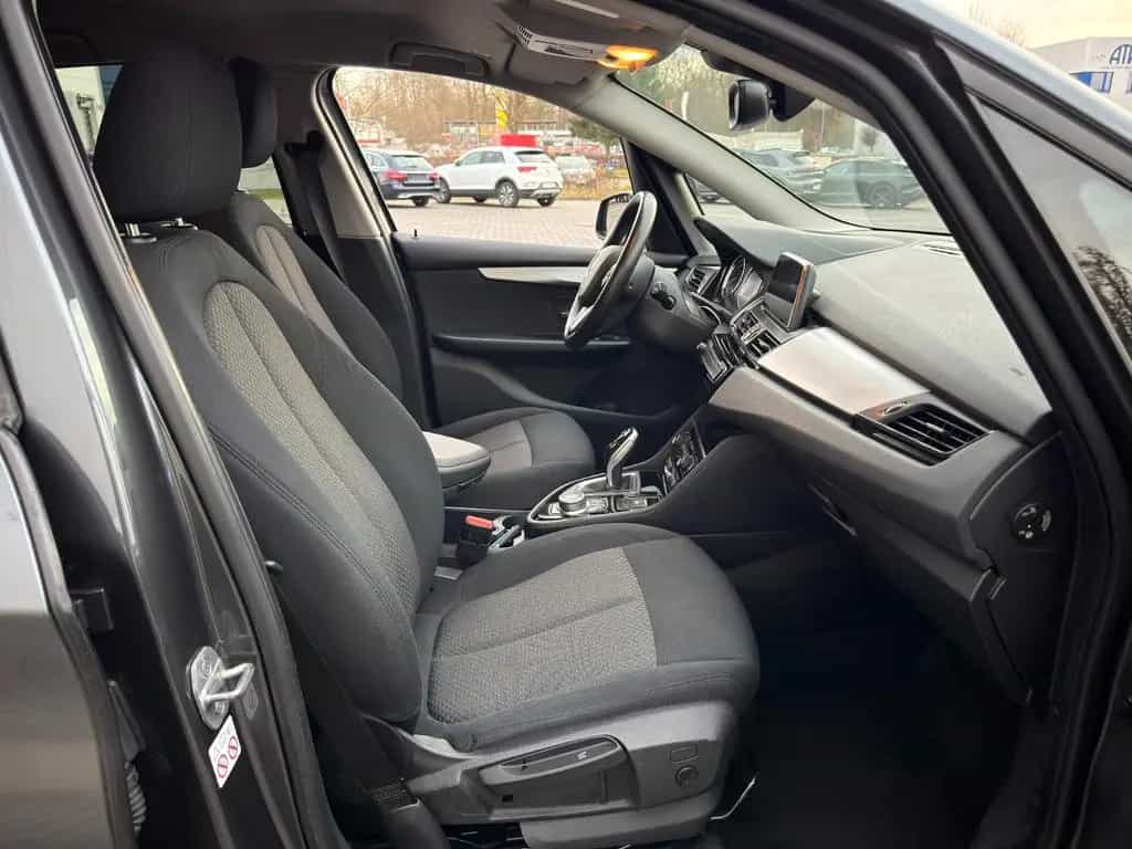 BMW 2 Series 220 d xDrive Advantage AHK. * wenig Km* Navi* 04/2018-photo-14