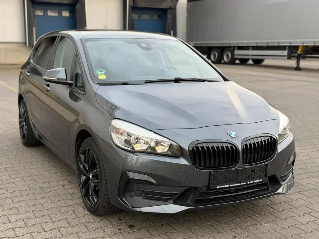BMW 2 Series 220 d xDrive Advantage AHK. * wenig Km* Navi* 04/2018-photo-4