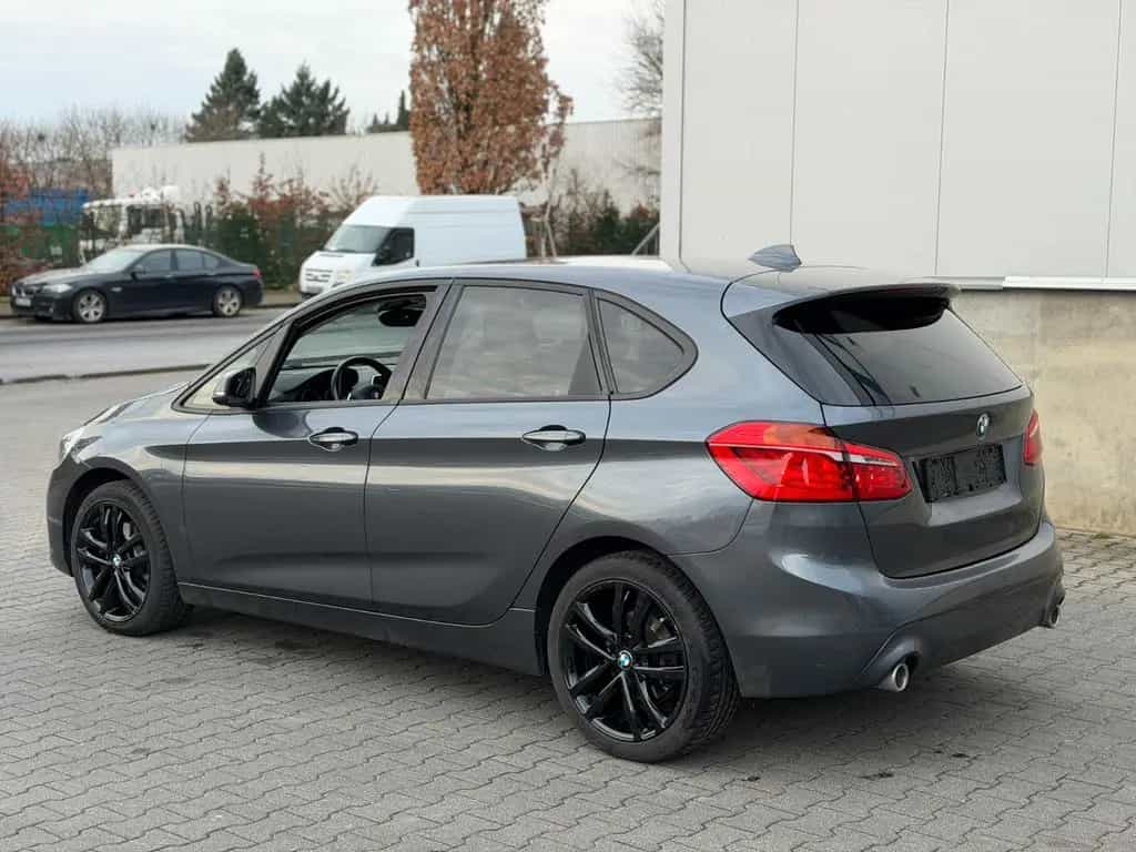 BMW 2 Series 220 d xDrive Advantage AHK. * wenig Km* Navi* 04/2018-photo-9