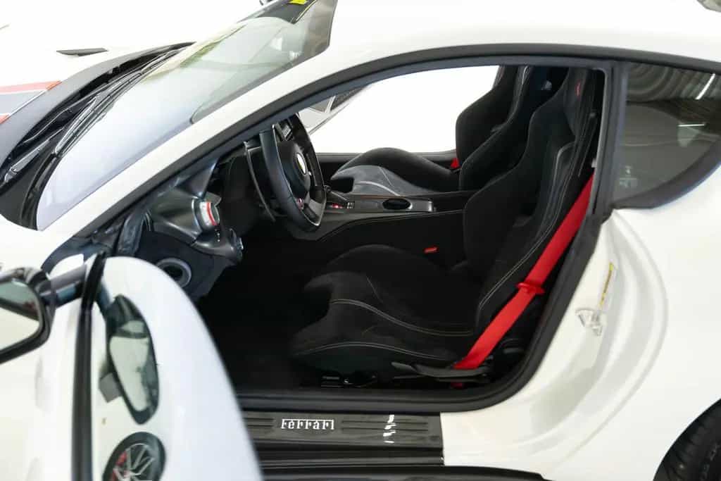 Ferrari F12 6.3 TDF HELE, Delivery Mileage, Full Carbon, 01/2017-photo-9