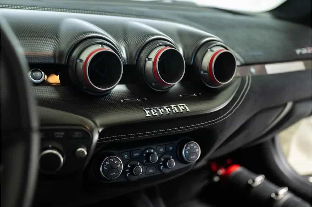 Ferrari F12 6.3 TDF HELE, Delivery Mileage, Full Carbon, 01/2017-photo-19