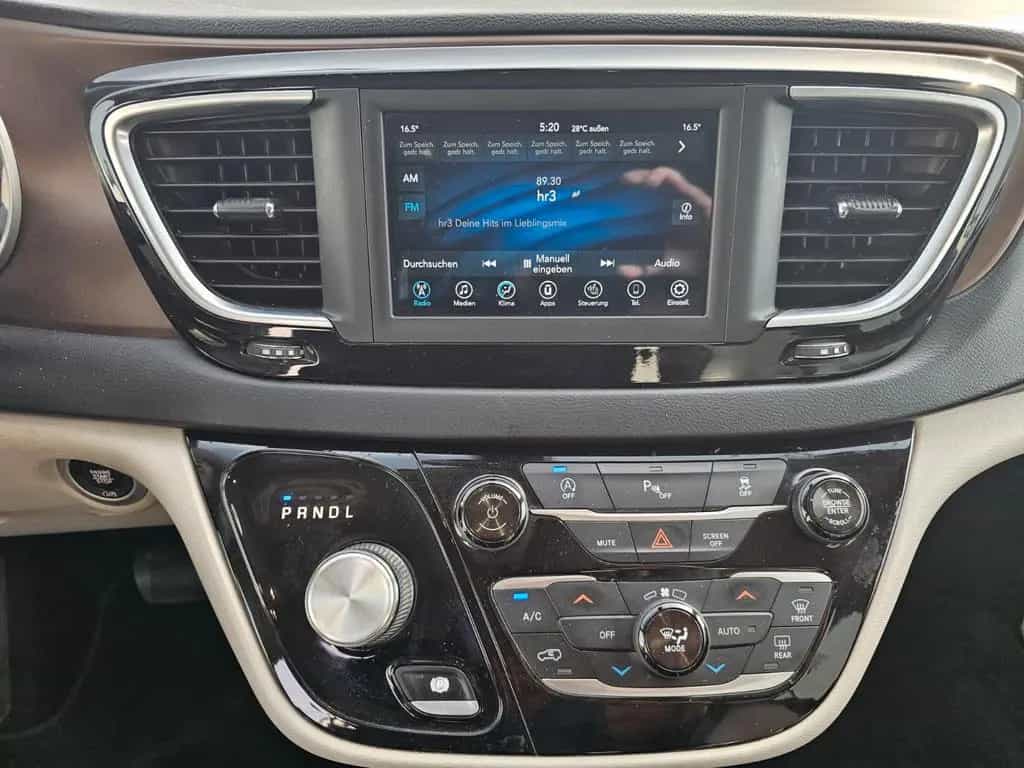 Chrysler Pacifica 3.6L V6 . TWA.PDC.Sitz.Heizung. 10/2017-photo-10