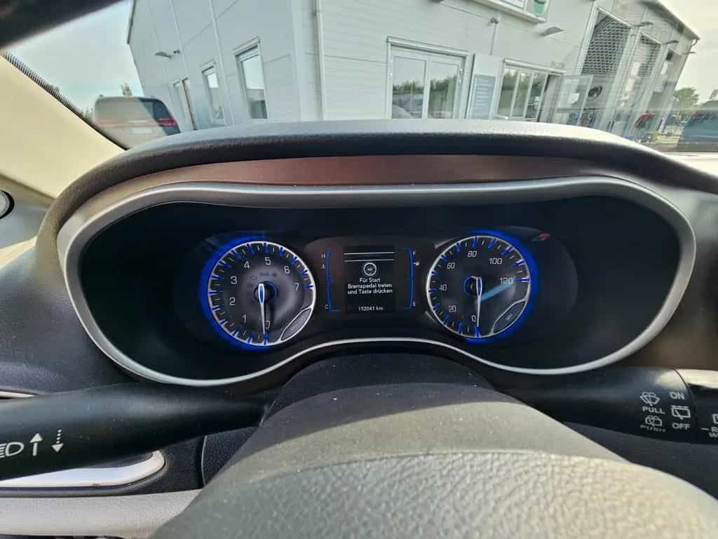Chrysler Pacifica 3.6L V6 . TWA.PDC.Sitz.Heizung. 10/2017-photo-13