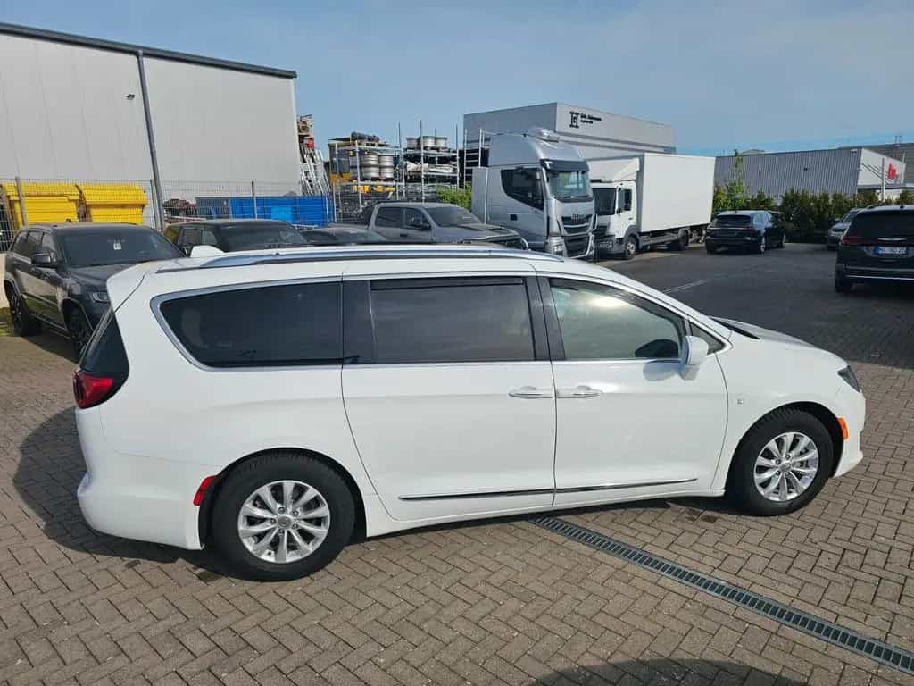 Chrysler Pacifica 3.6L V6 . TWA.PDC.Sitz.Heizung. 10/2017-photo-3