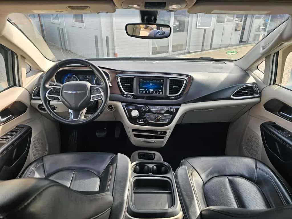 Chrysler Pacifica 3.6L V6 . TWA.PDC.Sitz.Heizung. 10/2017-photo-8
