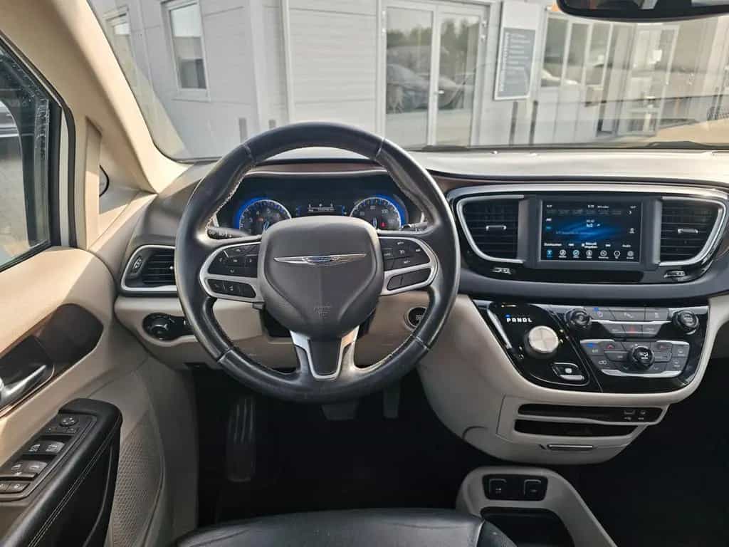 Chrysler Pacifica 3.6L V6 . TWA.PDC.Sitz.Heizung. 10/2017-photo-9