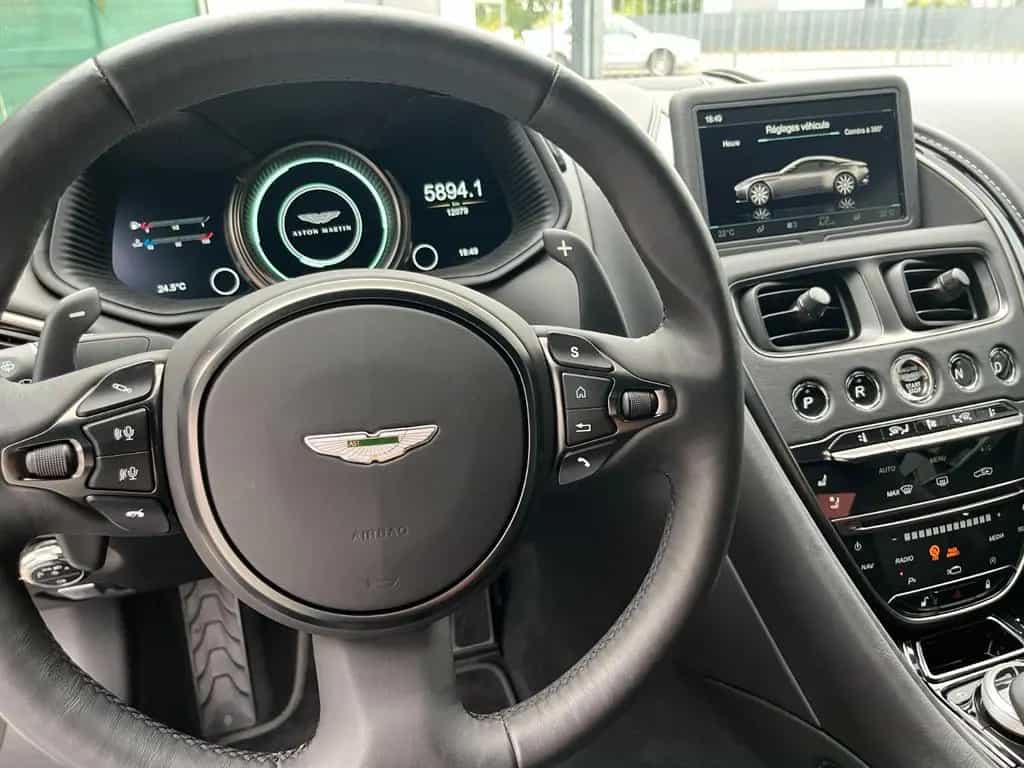 Aston Martin DB11 4.0 V8 Like New! 06/2020-photo-13