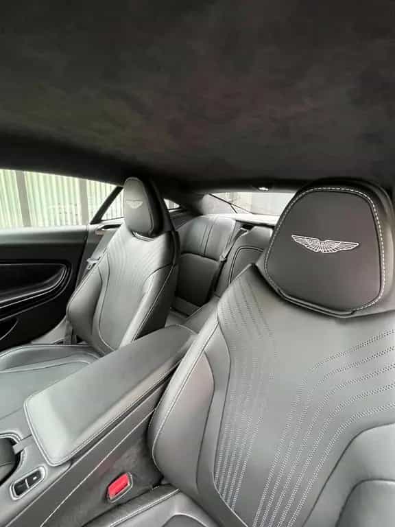 Aston Martin DB11 4.0 V8 Like New! 06/2020-photo-14