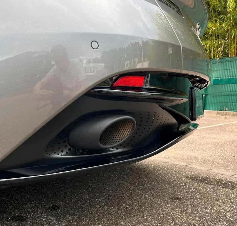 Aston Martin DB11 4.0 V8 Like New! 06/2020-photo-9