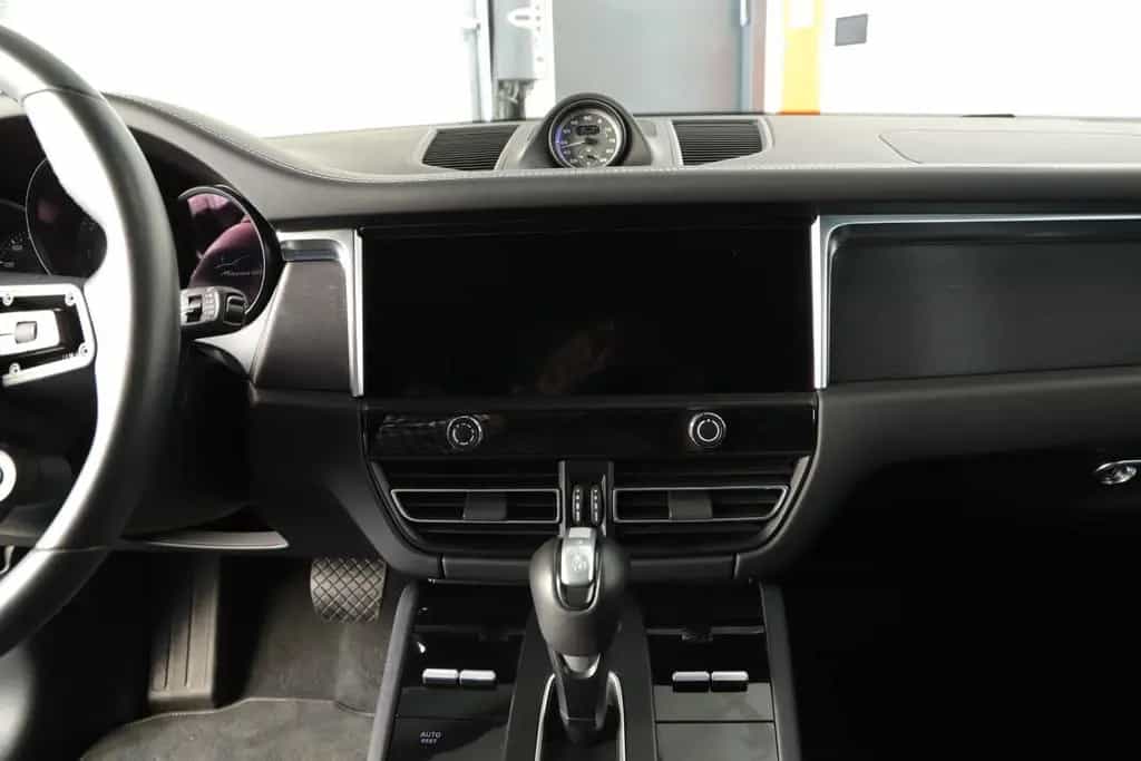 Porsche Macan GTS 01/2024-photo-17