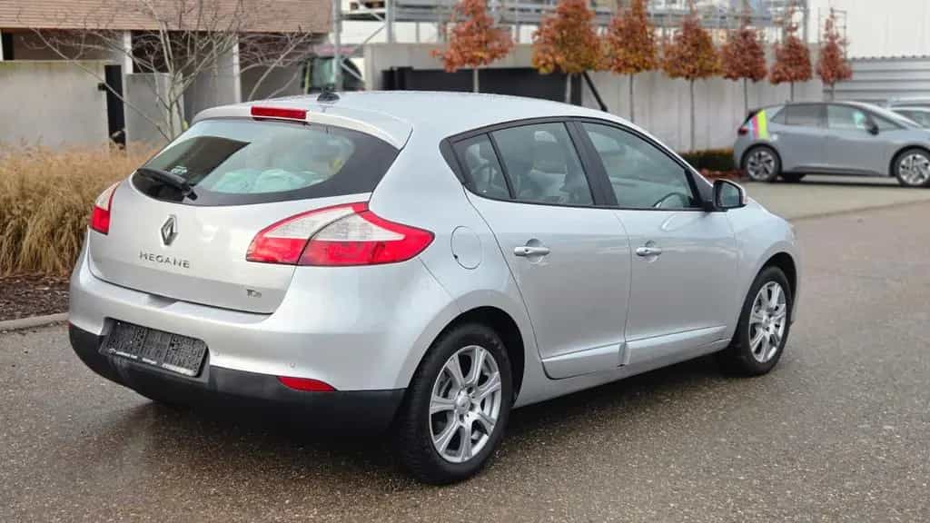 Renault Megane III Lim. 5-trg. Paris 07/2014-photo-5