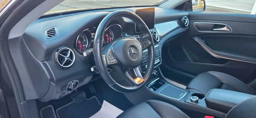 Mercedes-Benz CLA 180 Shooting Brake AMG-line Top 12/2018-photo-13