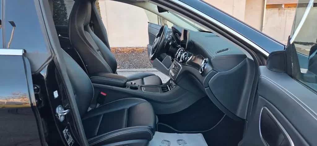 Mercedes-Benz CLA 180 Shooting Brake AMG-line Top 12/2018-photo-14