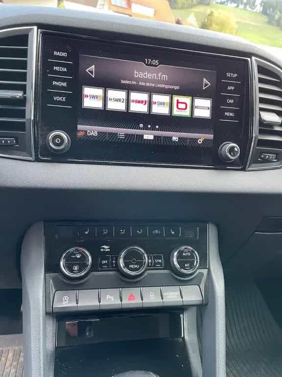Skoda Karoq 2.0l TDI DSG 4x4 STYLE STYLE,LED, AHK 05/2018-photo-12