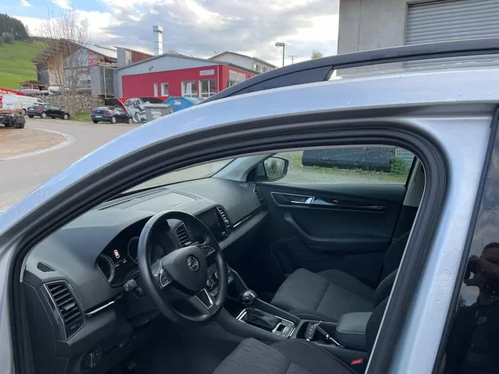 Skoda Karoq 2.0l TDI DSG 4x4 STYLE STYLE,LED, AHK 05/2018-photo-8