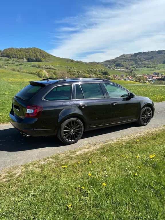 Skoda Octavia 2.0 TSI DSG RS Combi RS 05/2018-photo-2