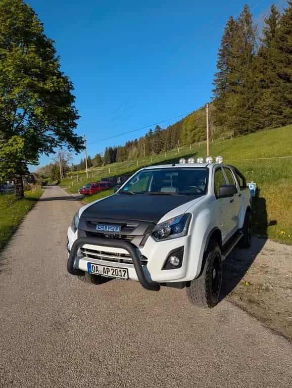 Isuzu D-Max 11/2017-photo-0