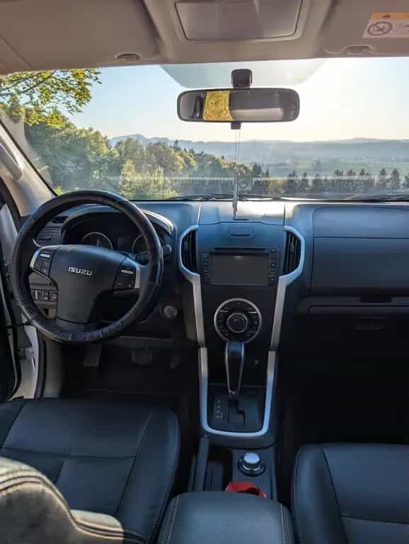 Isuzu D-Max 11/2017-photo-2