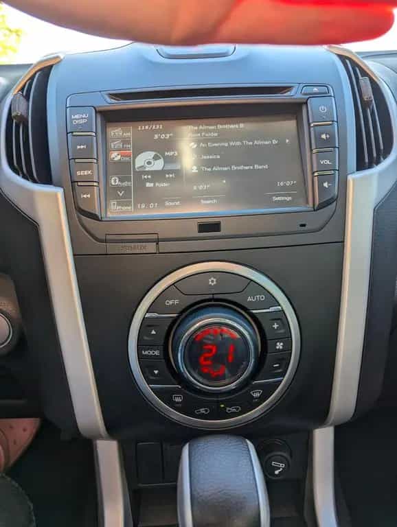 Isuzu D-Max 11/2017-photo-3