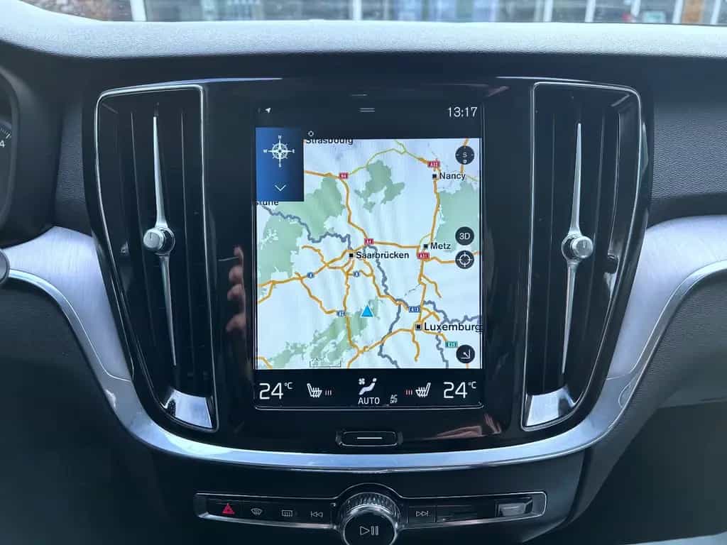 Volvo V60 2,0 Ltr Aut. Navi LED Leder Alu Pdc Tüv NEU 10/2018-photo-10