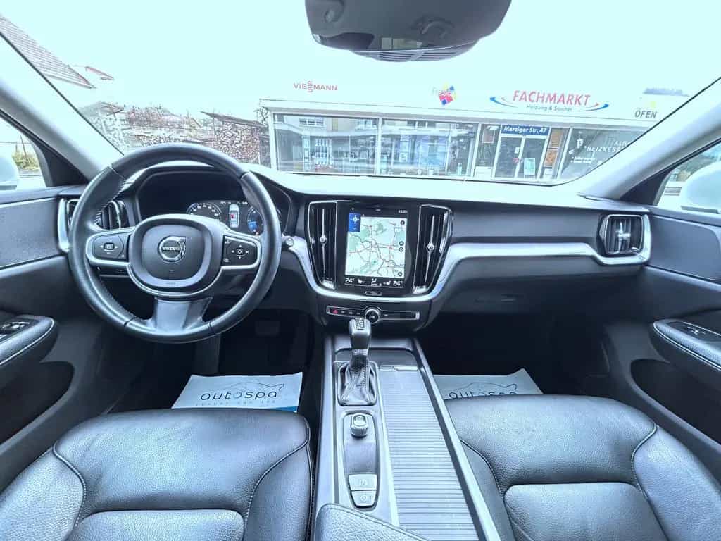 Volvo V60 2,0 Ltr Aut. Navi LED Leder Alu Pdc Tüv NEU 10/2018-photo-14