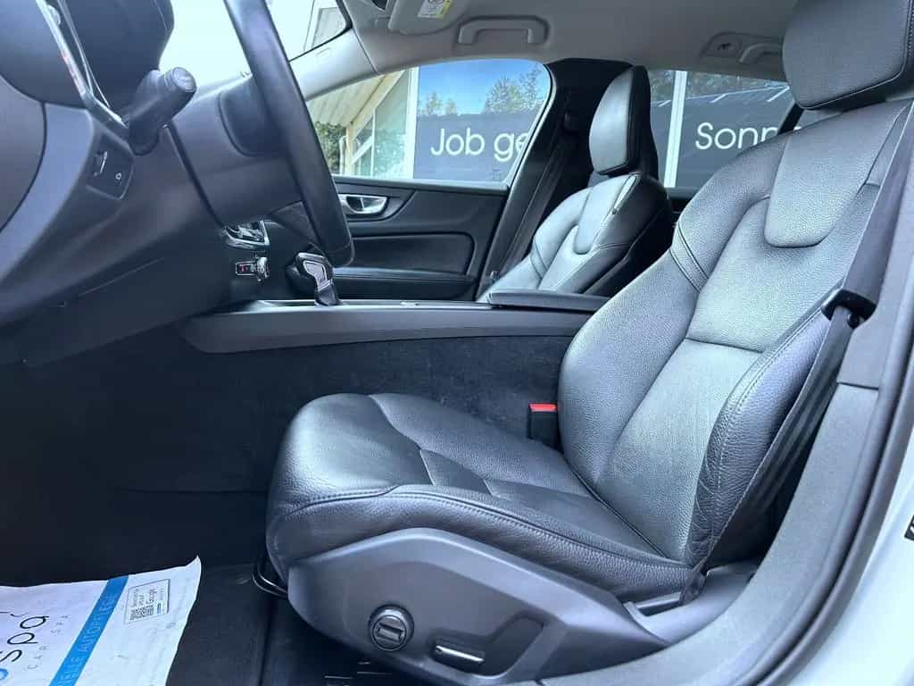 Volvo V60 2,0 Ltr Aut. Navi LED Leder Alu Pdc Tüv NEU 10/2018-photo-15