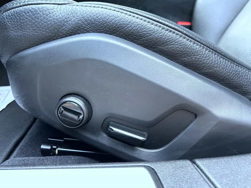 Volvo V60 2,0 Ltr Aut. Navi LED Leder Alu Pdc Tüv NEU 10/2018-photo-18