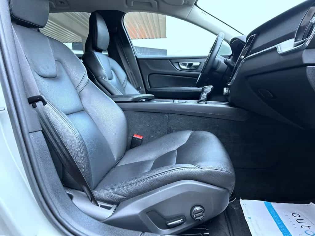 Volvo V60 2,0 Ltr Aut. Navi LED Leder Alu Pdc Tüv NEU 10/2018-photo-20