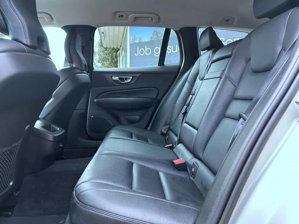 Volvo V60 2,0 Ltr Aut. Navi LED Leder Alu Pdc Tüv NEU 10/2018-photo-21