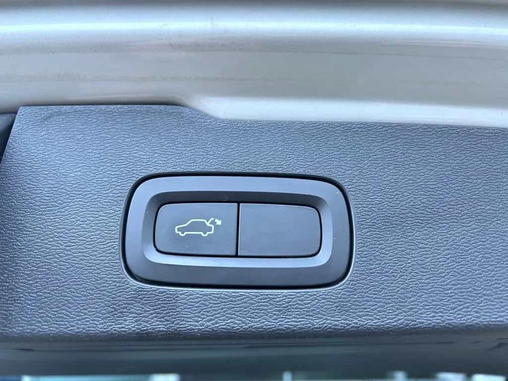 Volvo V60 2,0 Ltr Aut. Navi LED Leder Alu Pdc Tüv NEU 10/2018-photo-23