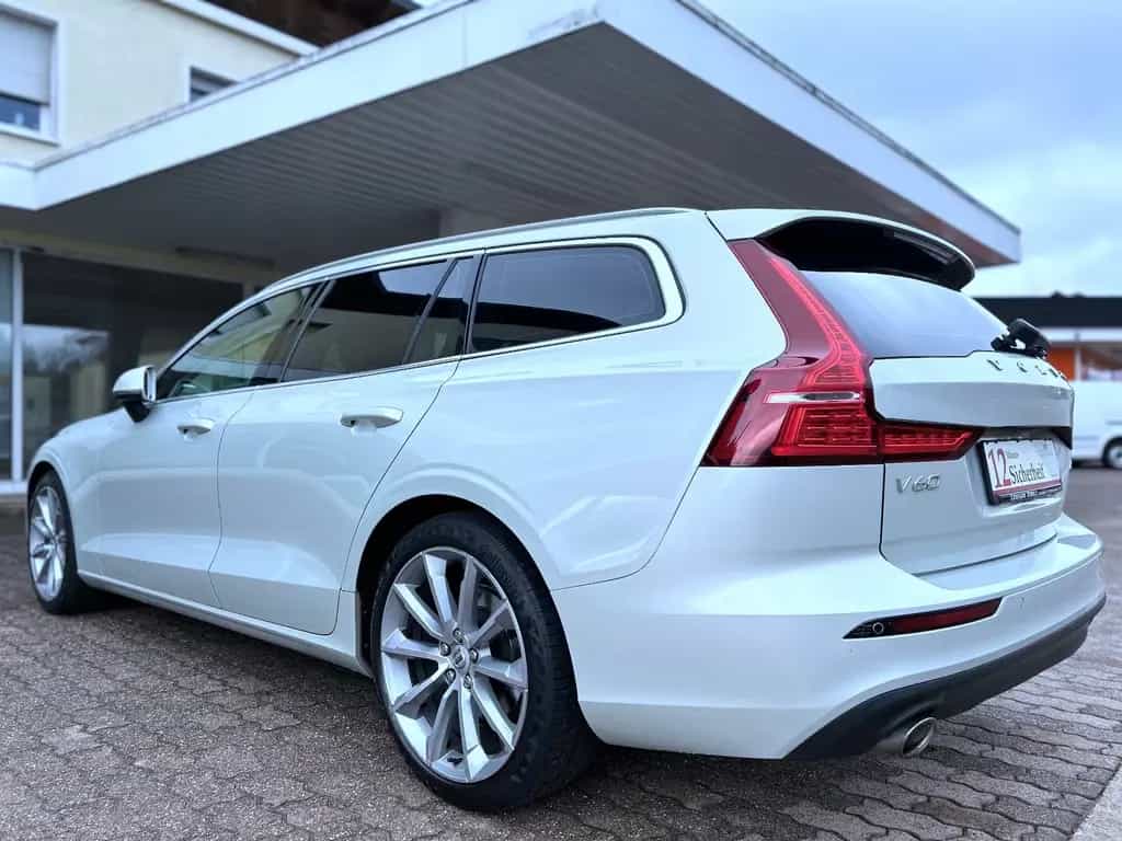 Volvo V60 2,0 Ltr Aut. Navi LED Leder Alu Pdc Tüv NEU 10/2018-photo-5