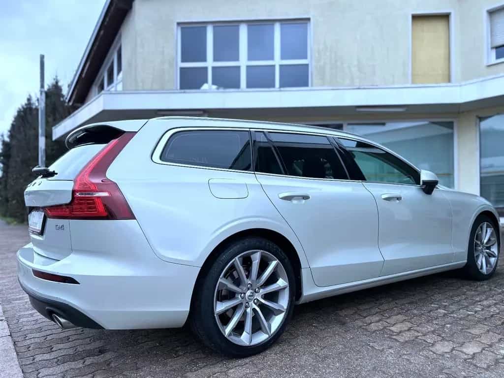 Volvo V60 2,0 Ltr Aut. Navi LED Leder Alu Pdc Tüv NEU 10/2018-photo-7