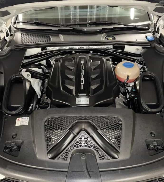 Porsche Macan S 02/2015-photo-12