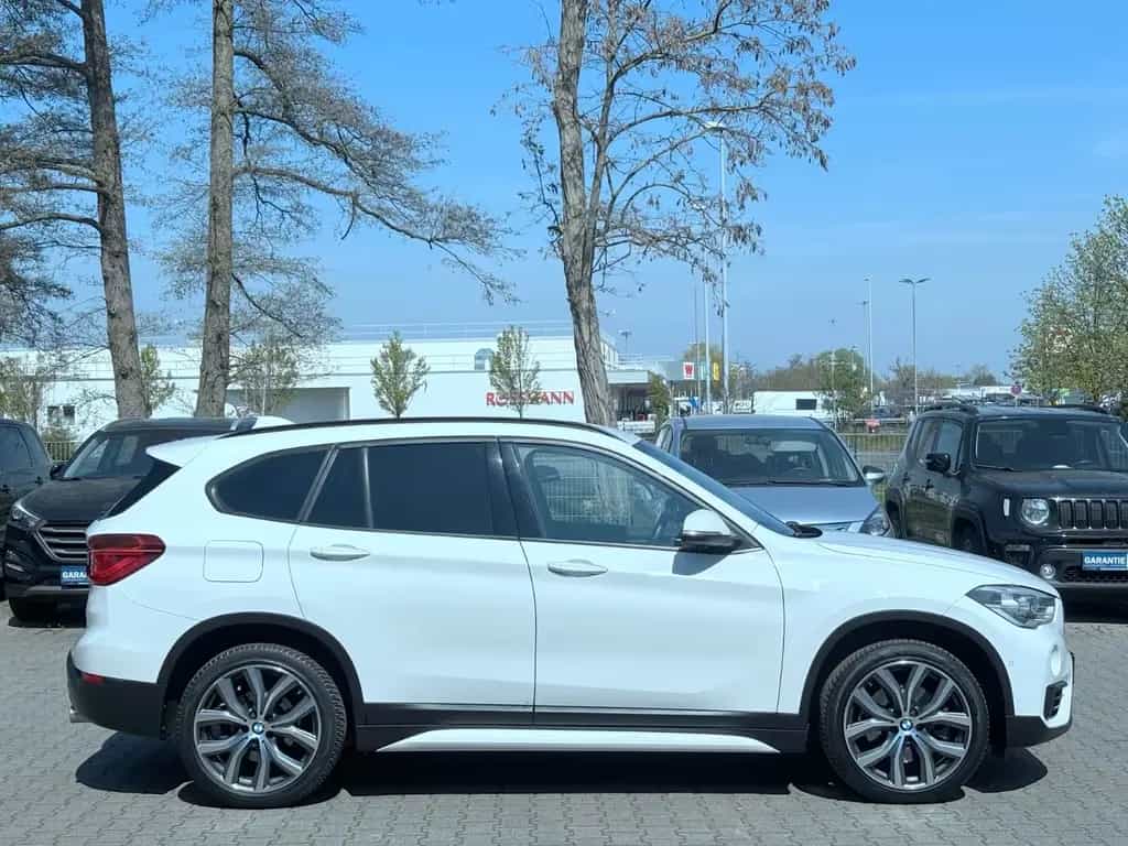 BMW X1 sDrive 20 i Sport Line*Navi*LED*Carplay*19" 05/2018-photo-10