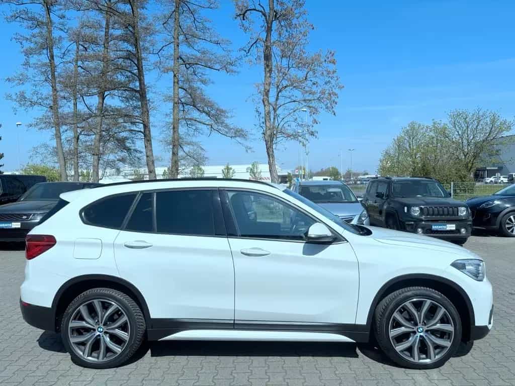BMW X1 sDrive 20 i Sport Line*Navi*LED*Carplay*19" 05/2018-photo-11