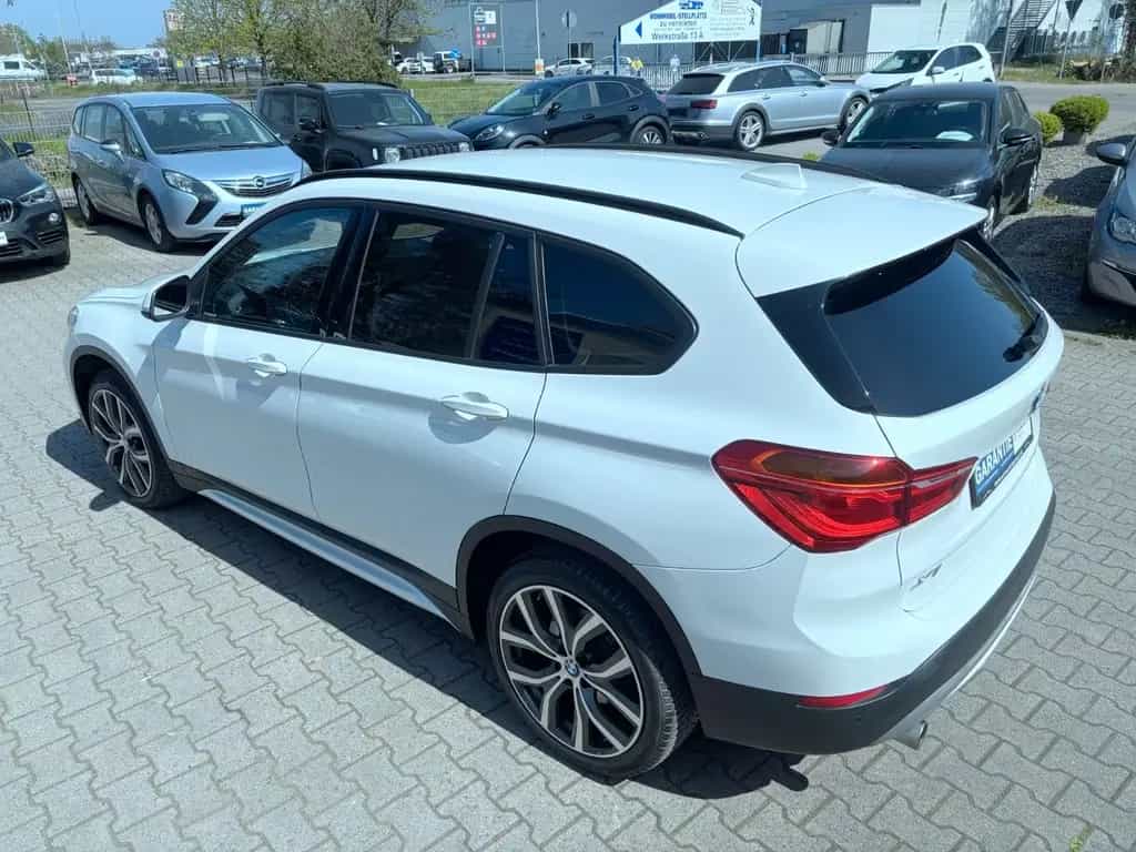 BMW X1 sDrive 20 i Sport Line*Navi*LED*Carplay*19" 05/2018-photo-13