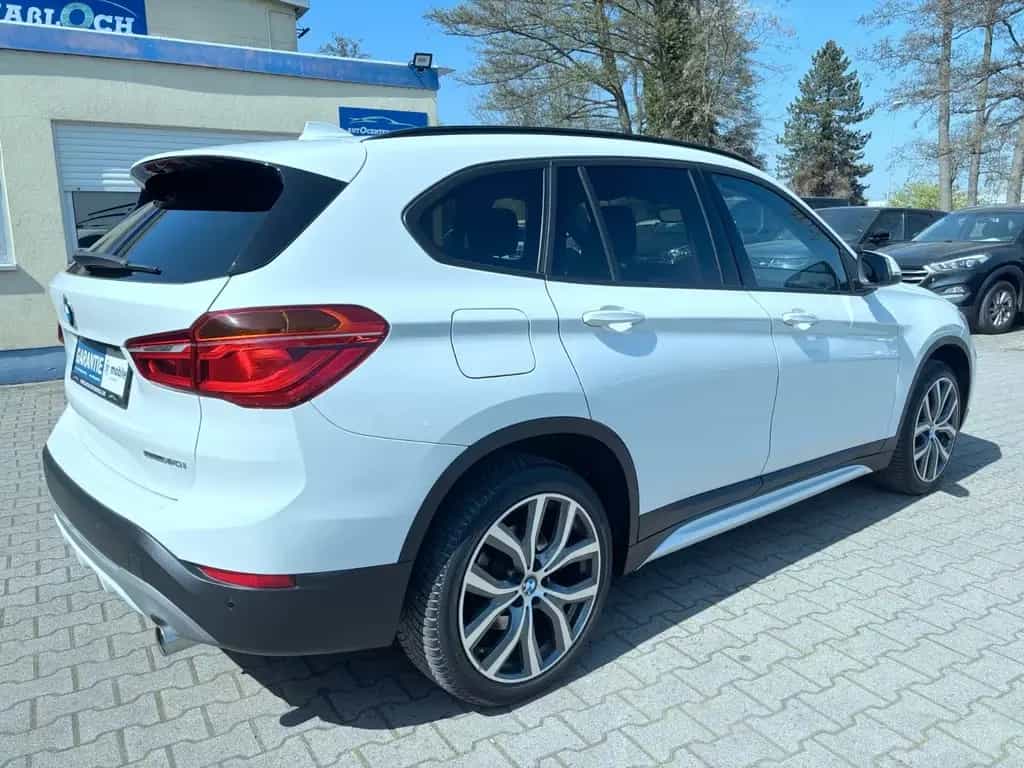 BMW X1 sDrive 20 i Sport Line*Navi*LED*Carplay*19" 05/2018-photo-15