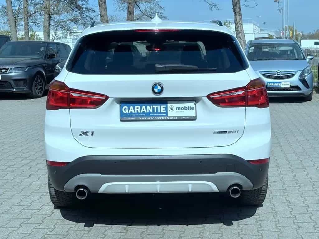 BMW X1 sDrive 20 i Sport Line*Navi*LED*Carplay*19" 05/2018-photo-18