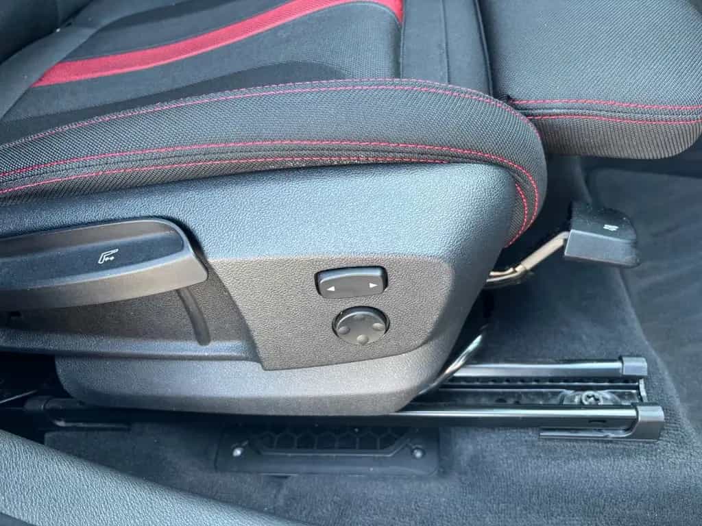 BMW X1 sDrive 20 i Sport Line*Navi*LED*Carplay*19" 05/2018-photo-27
