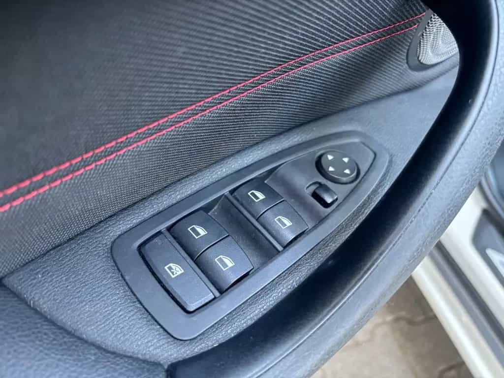 BMW X1 sDrive 20 i Sport Line*Navi*LED*Carplay*19" 05/2018-photo-32