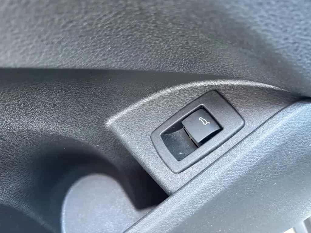 BMW X1 sDrive 20 i Sport Line*Navi*LED*Carplay*19" 05/2018-photo-33